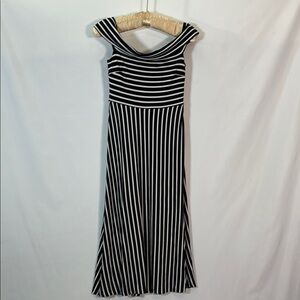 Banana‎ Republic 0 Black and White Striped Boat Neck Over Shoulder Sleeve Dress